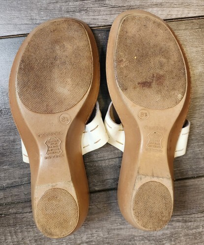 GEORGE white leather sandals - size 8.5 - Picture 2 of 3