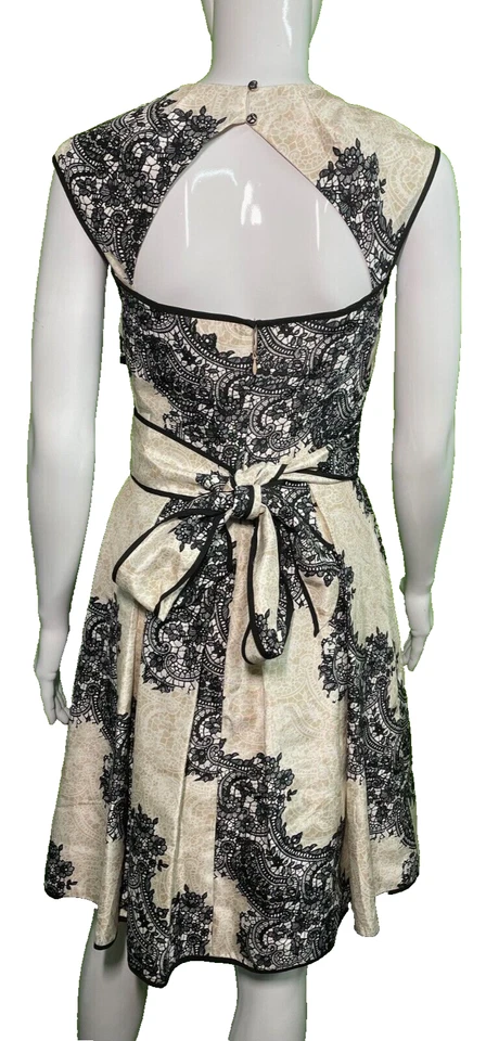 NUEVO Vestido Formal Jessica Simpson Negro/Blanco Talla 2 Cintura Hasta la Rodilla Foto 3 de 4