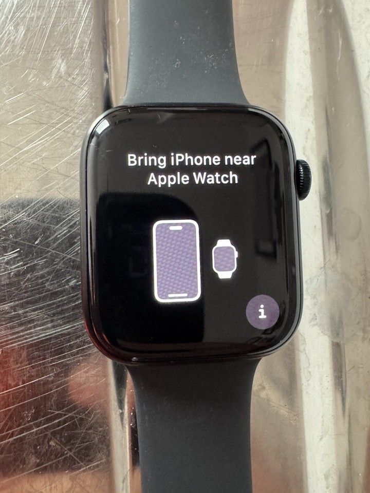 Apple Watch Series 8 45mm Midnight Aluminium with Sport Band, (GPS