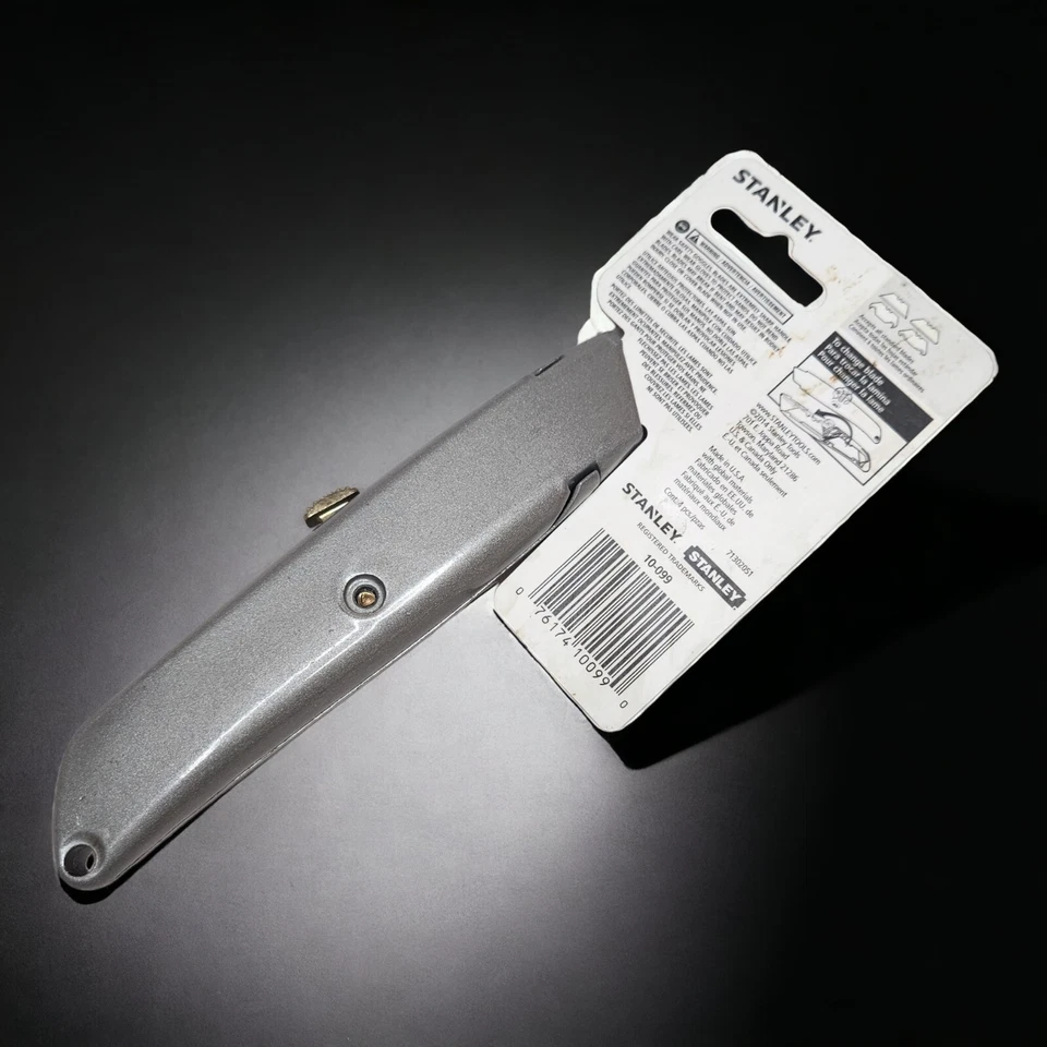 Cuchillo utilitario Stanley Bostitch Classic 99 con hoja retráctil gris 10099 Foto 3 de 4