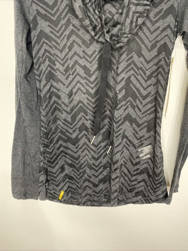 Neu Lolã"" Halsausschnitt Shirt S Langarm schwarz grau Chevron Muster leicht - Bild 4 von 10