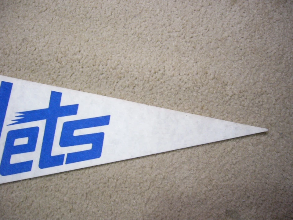 EARLY 1970'S 1972/73 WINNIPEG JETS WHA HOCKEY PENNANT FLAG WITH STREAMERS - Image 4 of 4
