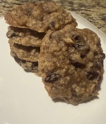 Oatmeal Raisin Cookies    Freshly Made   (15 Cookies)