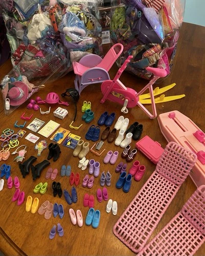 Barbie Bundle 270+ Clothes Accessories Shoes Furniture 80’s 90’s 00’s VTG Lot