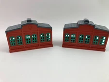 Set of 2 Engine Shed Station Tunnels Thomas & Friends TOMY Trackmaster 2004