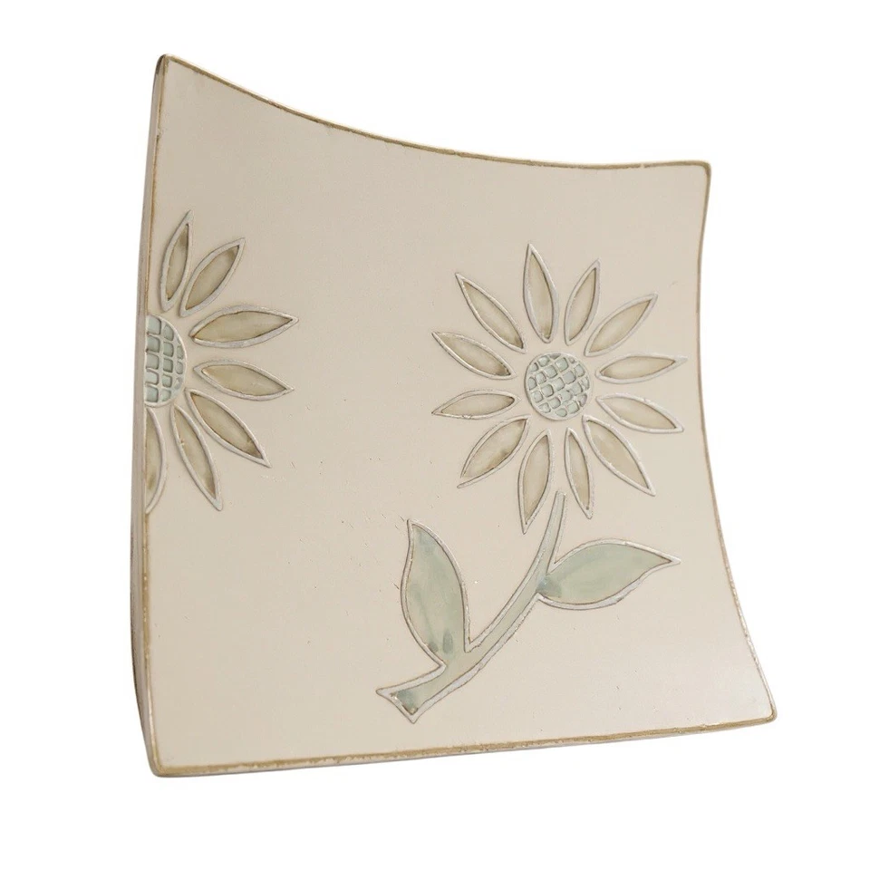 "Juego de 4 platos cuadrados de girasol Cuisinart de 9,5"" beige en relieve florales" Foto 3 de 4