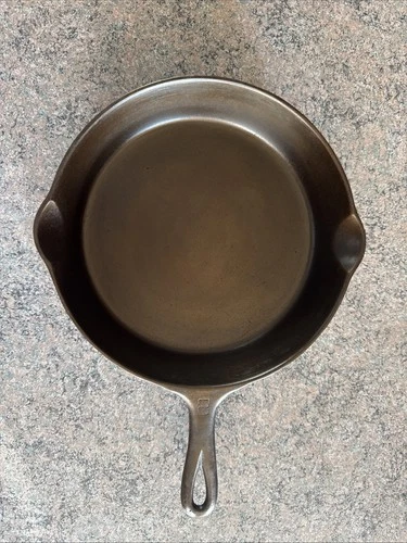 griswold cast iron skillet 8