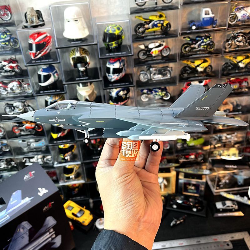 1: 72 Chinese J-35 stealth fighter model wing foldable alloy