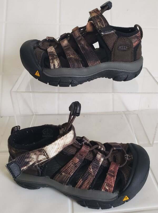 Scarpe sandali Keen Little Boys taglia 10 marrone nero stampa mimetica punta chiusa acqua S
