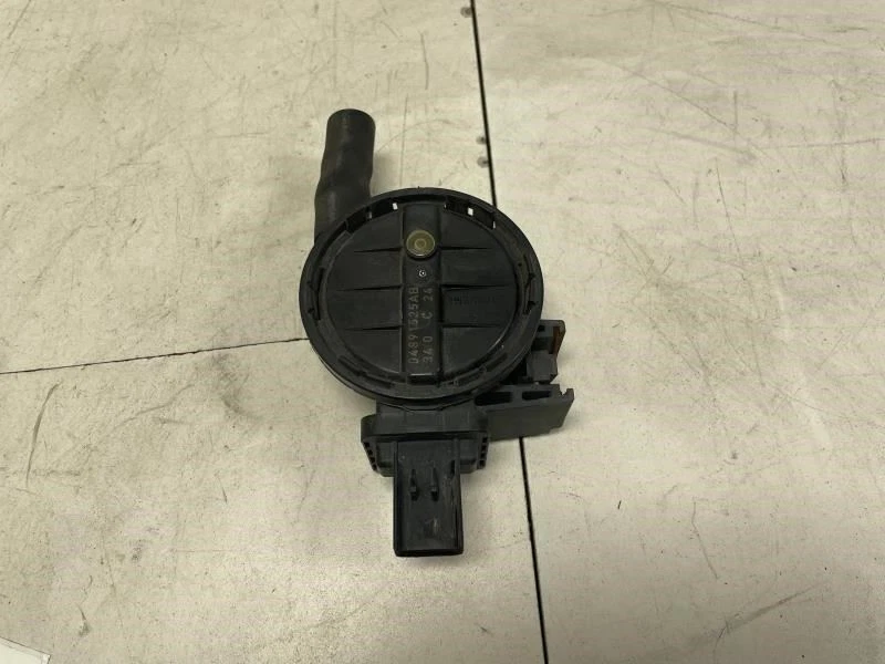 2004 JEEP LIBERTY FUEL VAPOR LEAK DETECTION PUMP OEM+ - Image 3 of 4