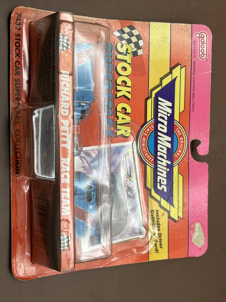 Plataforma semirremolque de carreras Galoob nueva en paquete micro máquinas Richard Petty Nascar con coche 7432 Foto 3 de 4
