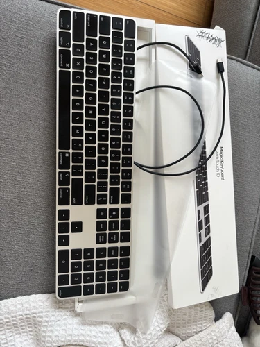 Apple Numeric Black Magic Keyboard w/ TouchID