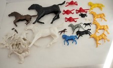 Vtg Lot of 20 1970's Plastic Horses Red White Yellow 4 Saddles