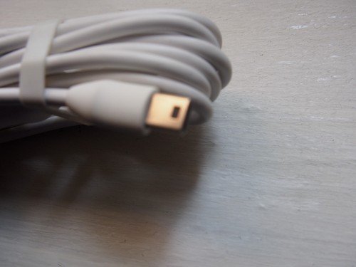 Original HTC T-Mobile myTouch 3G USB Cable (White) 73H00316-00M - Picture 6 of 9