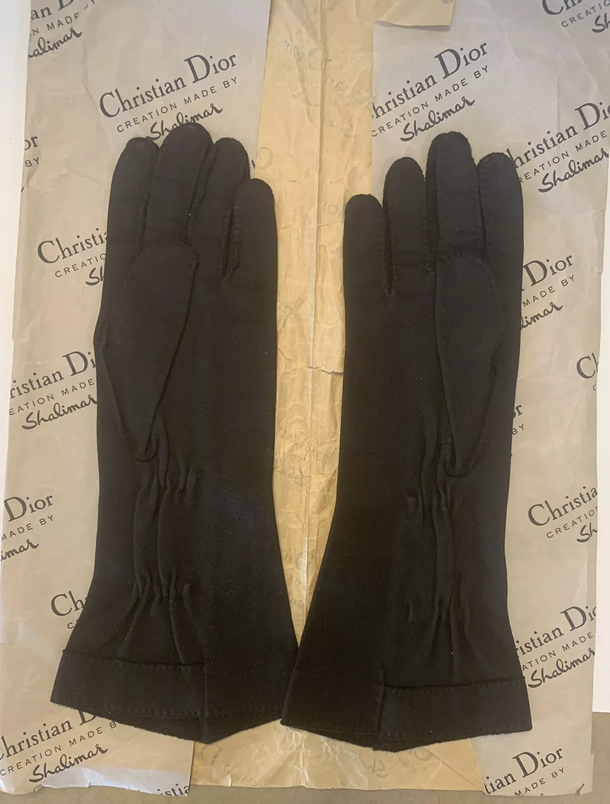 Gants femmes en daim noir Christian Dior fabriqués par Shalimar vintage écu