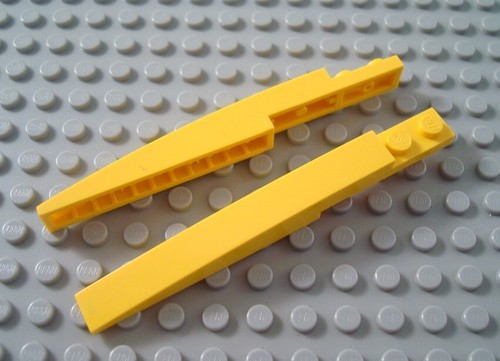 LEGO Lot of 2 Yellow 10x1 Curved Slope Pieces - 第 1/1 張圖片