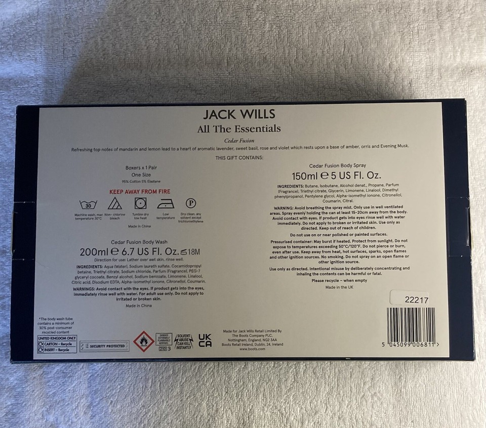 JACK WILLS ALL THE ESSENTIALS GIFT SET Men’s Boxers Cedar Fusion Body