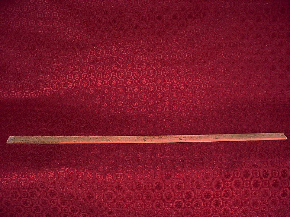 Tela de tapicería de terciopelo floral francés 4Y Lee Jofa 2001179 Checquers Cassis vino Foto 4 de 4