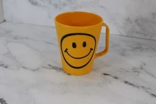 Vintage NOS New Deka Smiley Smile Face Plastic Stackable 10 oz Mug