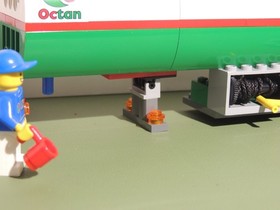 Lego City Retired Set 3180 Octan Tank Truck Complete With Minifigure