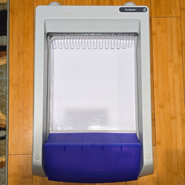 PetSafe ScoopFree Self-Cleaning Litter Box
