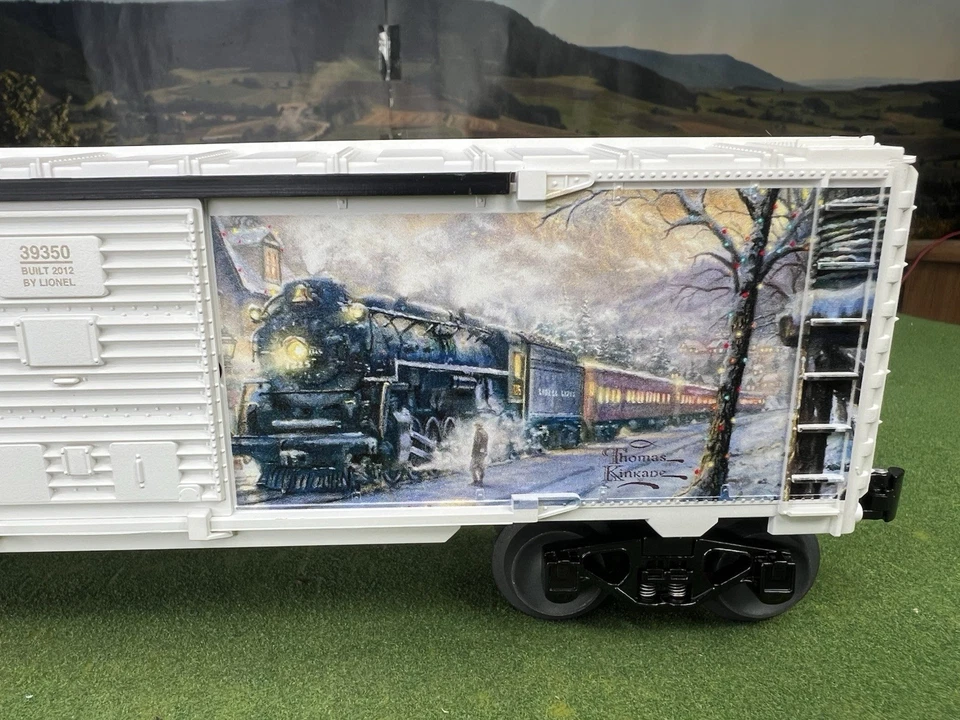 Lionel O Scale #6-39350 THOMAS KINKADE "ALL ABOARD FOR CHRISTMAS" BOXCAR MINT - Image 4 of 4
