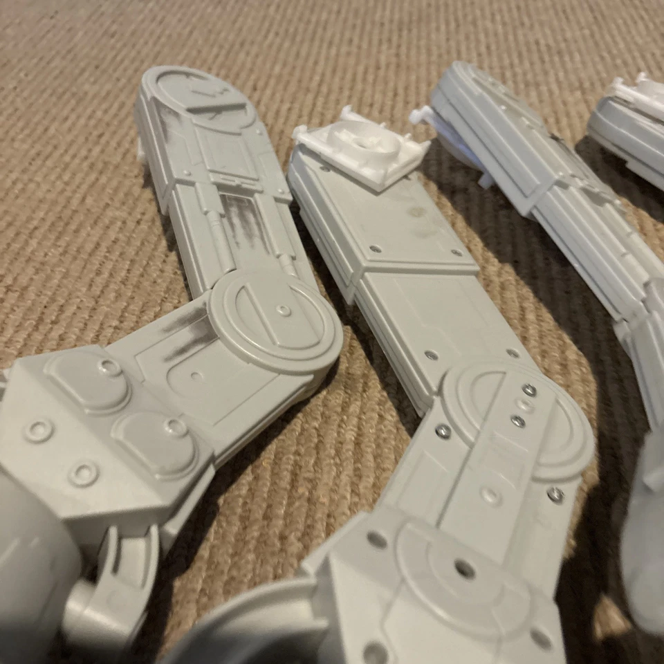 Star Wars Legacy Hoth AT-AT Walker 2010 PIEZAS ORIGINALES piernas - lote de 4 patas Foto 3 de 4