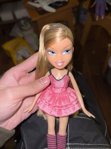 Bratz Girl DIY Hair and Dress Set Action Figure Fashion Collection Model Toy - Picture 2 of 6