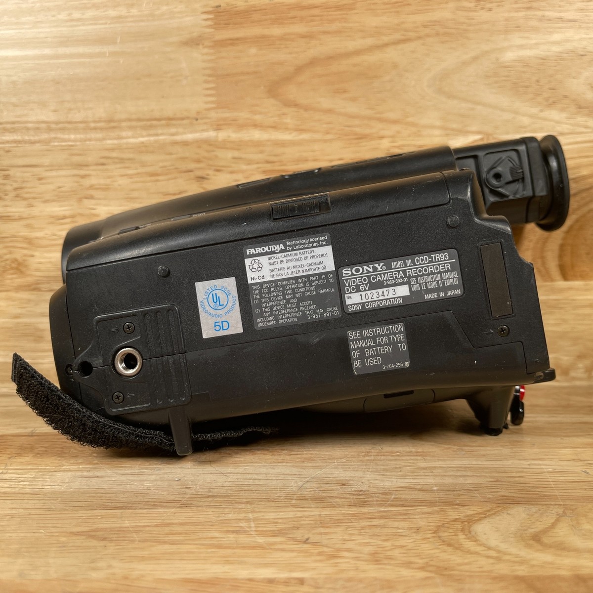 Sony CCD-TR93 Black NTSC Video8 24x Digital Zoom Handycam