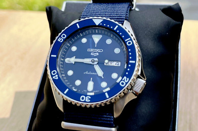 SEIKO SRPD51K2 SPORTS SKX MENS ANALOGUE AUTOMATIC BLUE SUNRAY DIAL WATCH  *BNIB UK