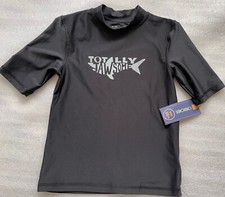 CHEROKEE, KIDS SIZE S, 6-7, BLACK SHORT SLEEVE RASH GUARD, TOTALLY JAWSOME, UPF