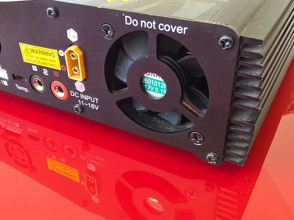 4x80W 28A! 4 Kanal Ladegerät HITEC RC LiPo Profi*320 Watt*28 Ampere*230 V+12V* - Bild 2 von 4