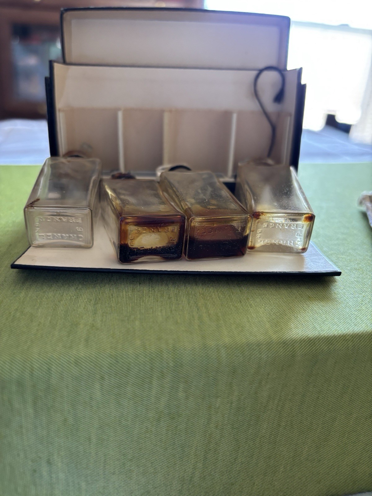 Vintage Set of 4 CHANEL Mini Perfume Bottles Coffret No 5 No 22 + thumbnail 18