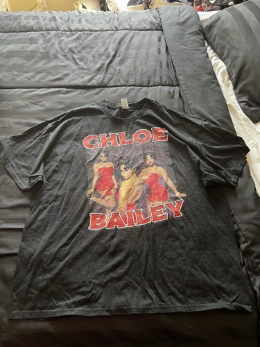 Gildan Chloe Bailey Graphic T-shirt 3XL Black, Red, White