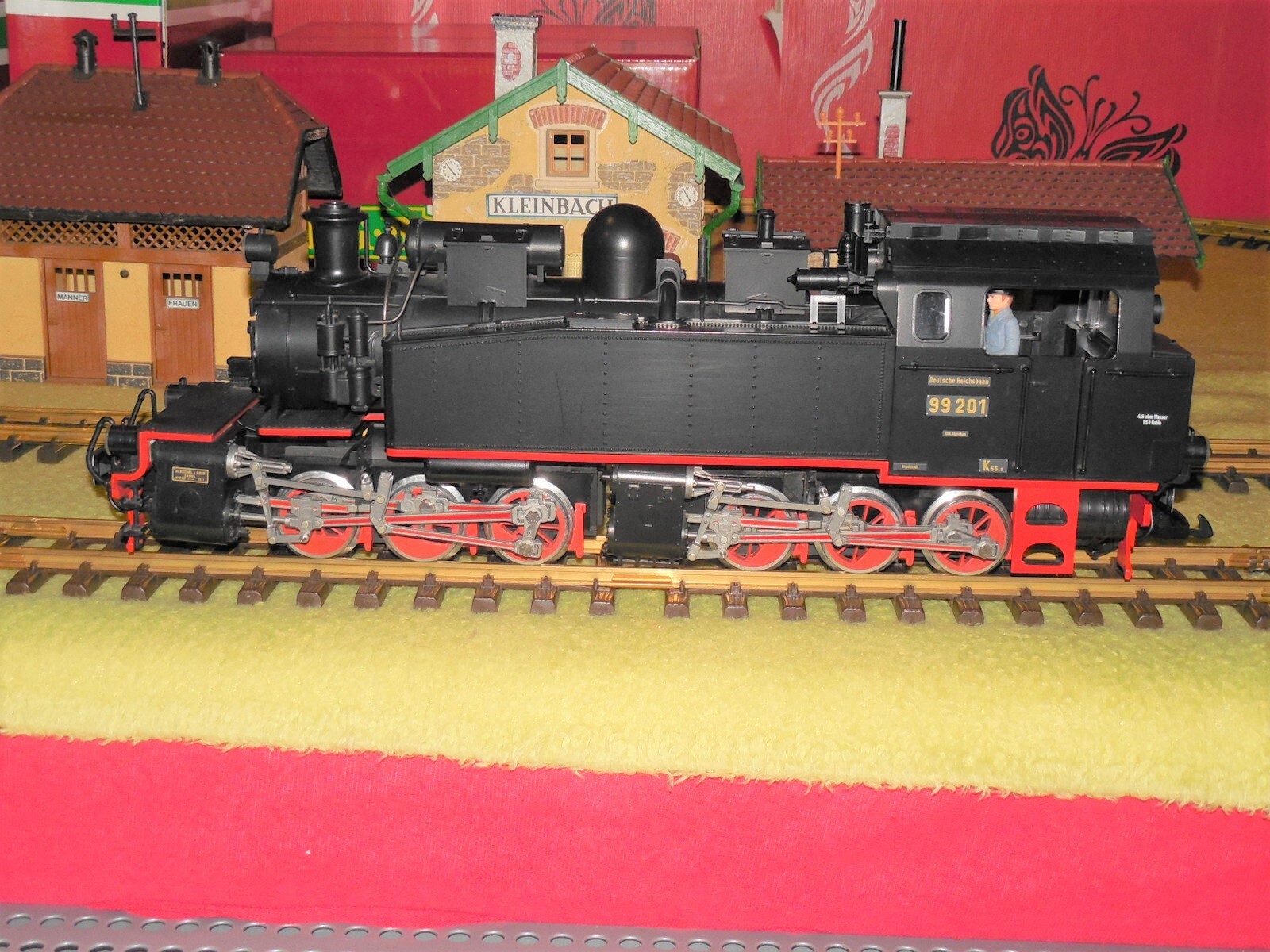 Bild 1 von 13