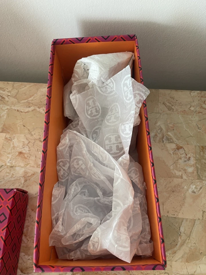 Б/у слайды Tory Burch пустая коробка 10,5x4,5x4 дюйма с тканью отличное состояние товара - Изображение 4 из 4