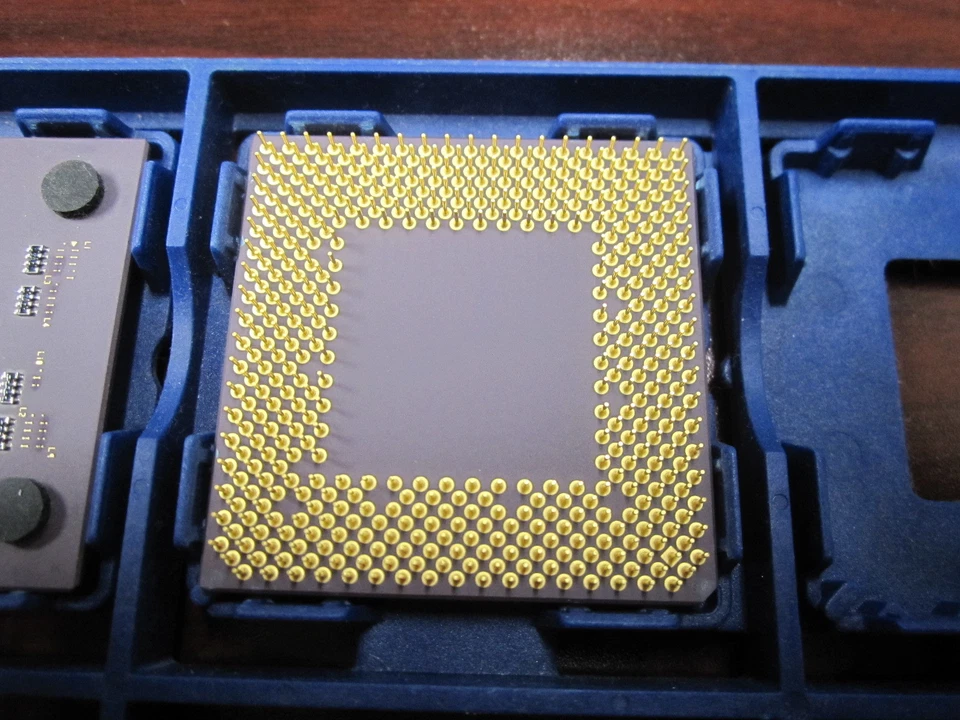 AMD Mobile Athlon 4 900 AHM0900AVS3B Socket A CPU OEM NEW - Image 3 of 3