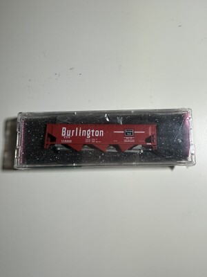 Roundhouse 8624 N Scale 40' 3 Bay Offset Hopper Burlington  #170222 Red