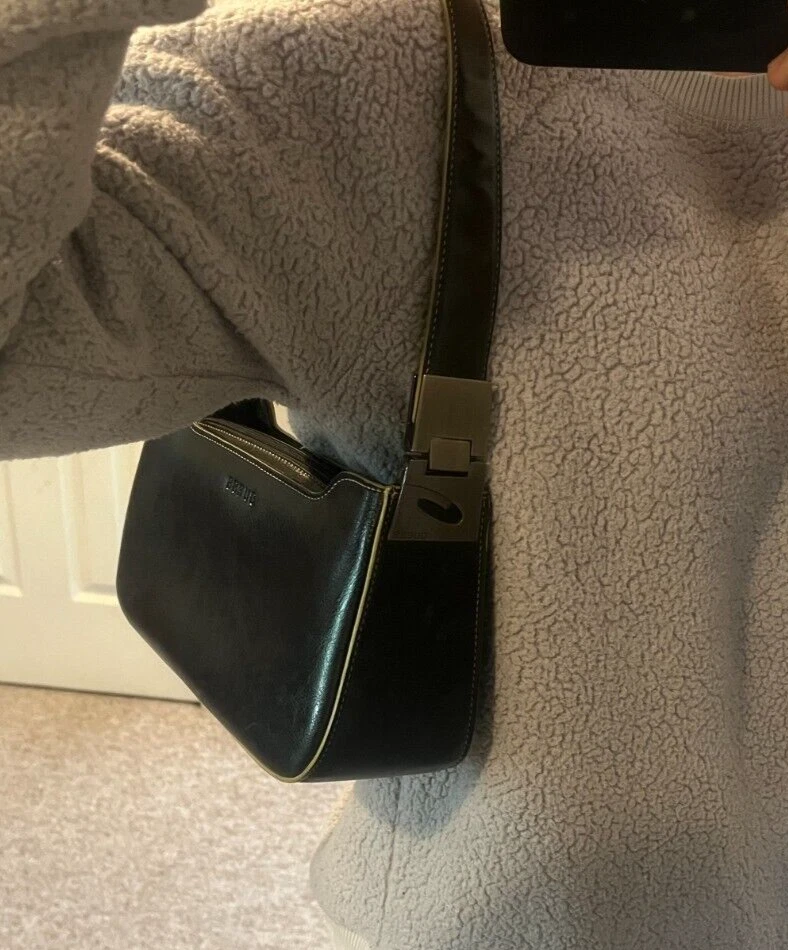 Guess Mujer Negro Imitación Cuero Rectangular Caja Bolso de Hombro Axilas Top Cremallera Foto 3 de 4