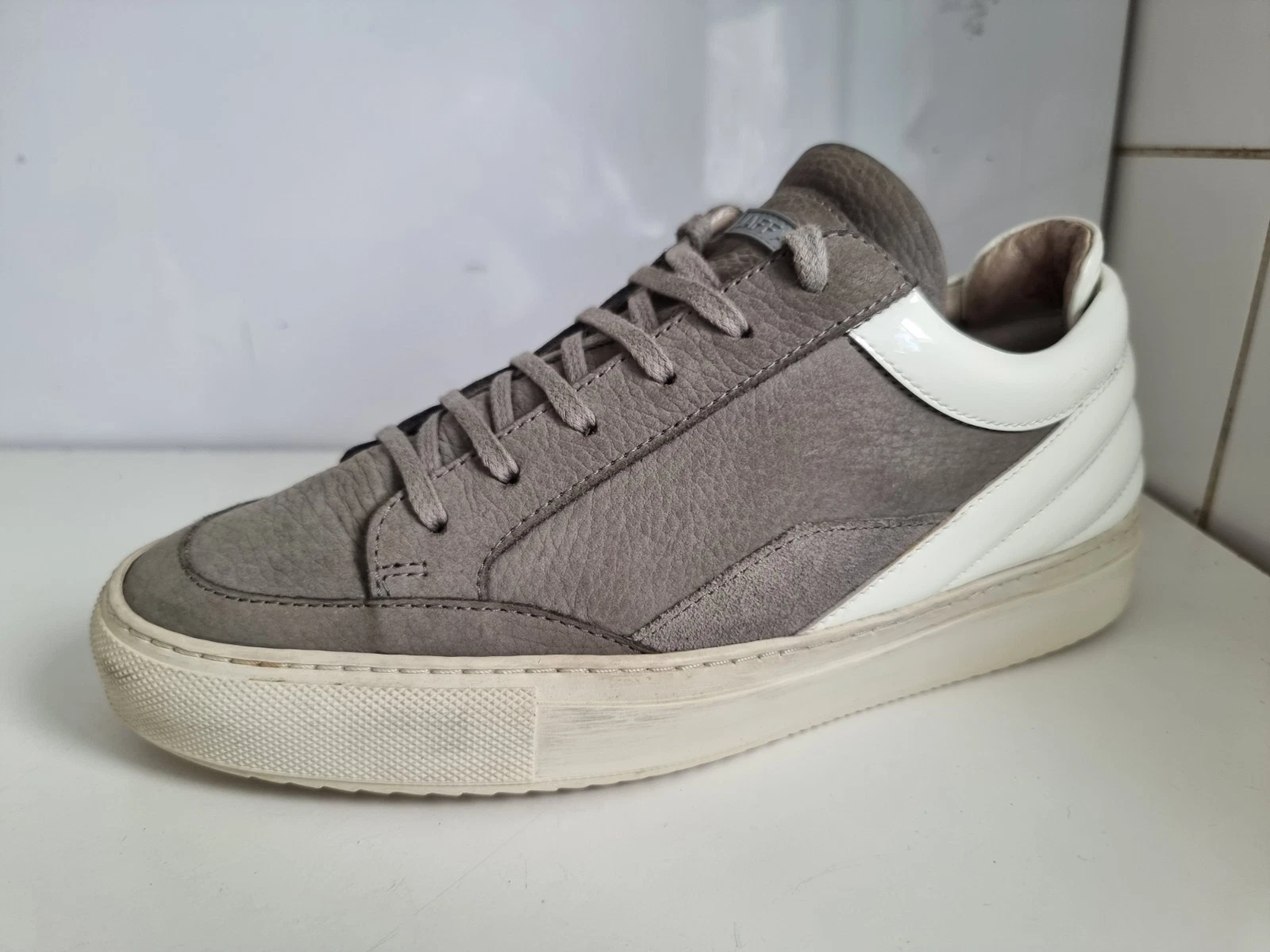JAFFARY DESIGNER UK 6.5 EU 40 MENS GREY WHITE LEATHER CASUAL SHOES TRAINERS