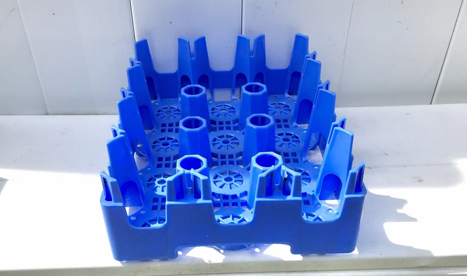 13” POLAR Beverages Blue Plastic Carrier Crate Holds 12 -1 Liter Polar Bottles - Image 2 of 4