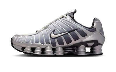 黒ゴマ戦士shox tl llic silver Nike Shox TL Women's Shoes in Off Noir, Metallic Silver and