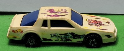 HOT WHEELS  1:64 HTF 1988 MONTE CARLO STOCKER WHITE RUGGED TIRES