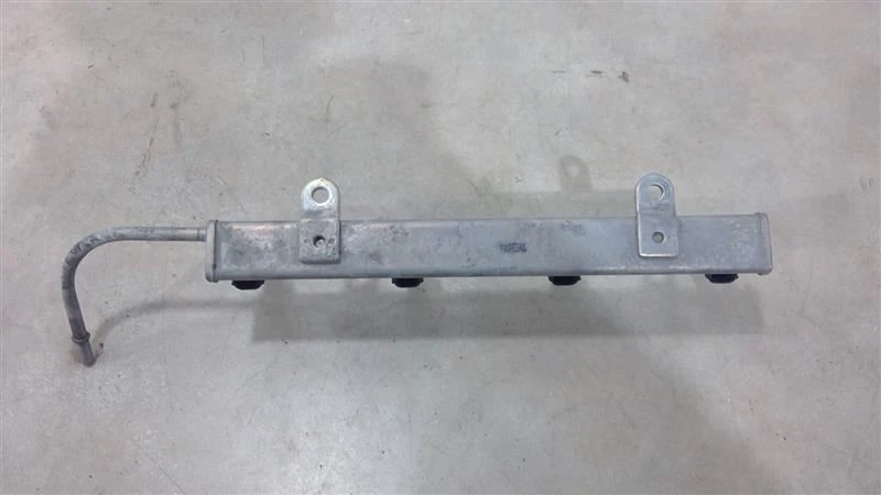 MITSUBISHI OUTLANDER 2021 4CYL inyector de riel de combustible Foto 2 de 4