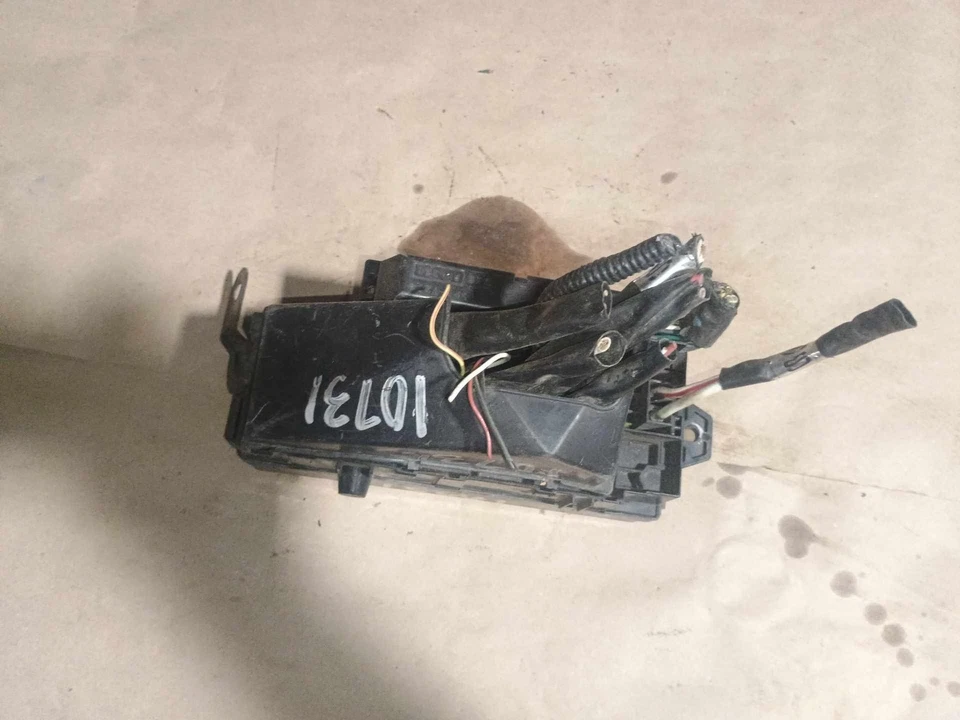 Caja de fusibles Subaru Legacy 2000-2001 relé OEM Foto 4 de 4