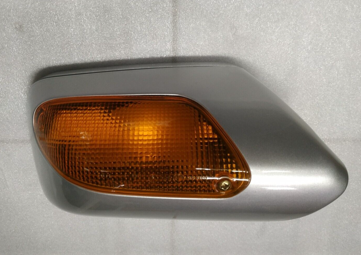 BMW K589 mirror right turn signal right !!NEW!! GENUINE