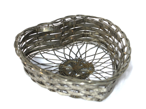Silver Wire Woven Metal Basket Heart Shape Bowl - Picture 5 of 7