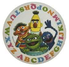 VINTAGE SESAME STREET MUPPETS, INC. 1971, 1977 A-Z PLASTIC PLATE NHP ARTISAN