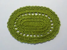 Dollhouse Miniature Handmade Green Crochet Oval Rug Carpet 1:12 Scale