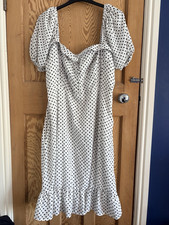 boohoo White/Black Polka Dot sweetheart Neck Puff Sleeve Zip retro style Midi 22